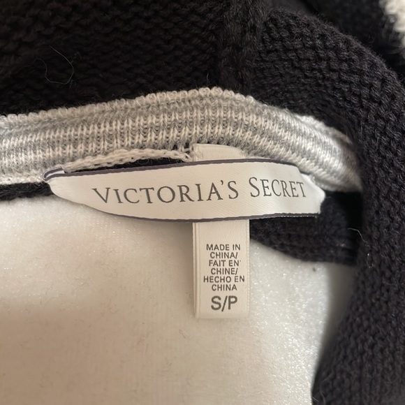 Victoria’s Secret sweater - Picture 5 of 6
